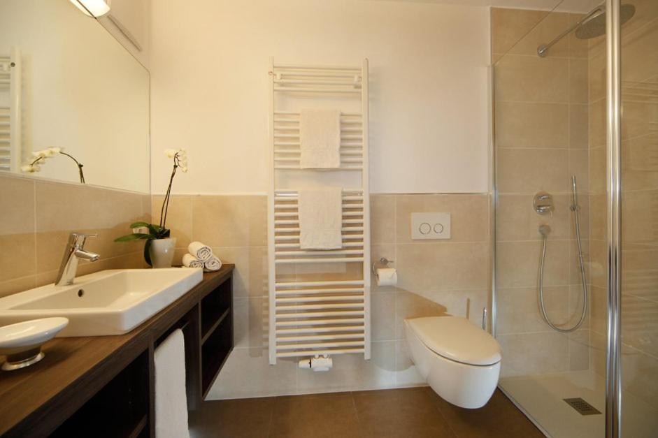 Biedermannhof Hotell Cermes Rum bild