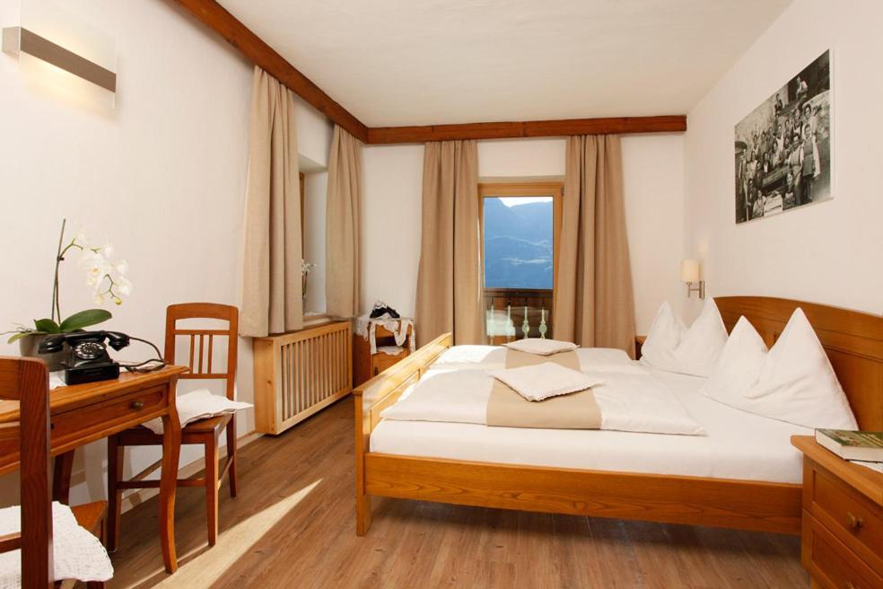 Biedermannhof Hotell Cermes Exteriör bild